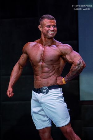 MEN'S PHYSIQUE 174
